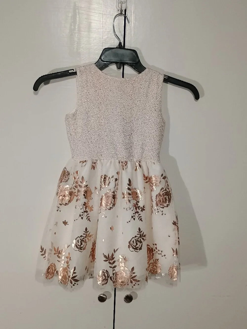 The Children’s Place Girls Rose Gold Foil Floral Party Dress Size 5/6 Brand: Th